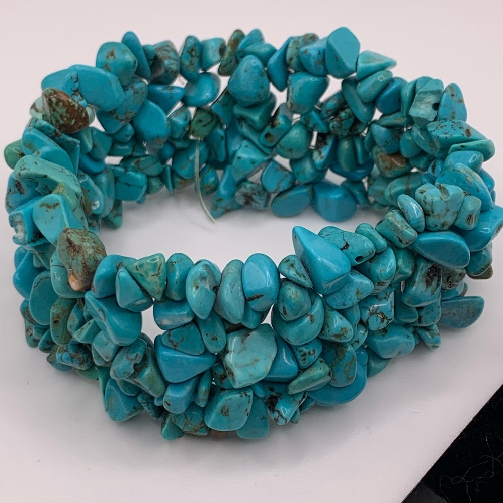 Vintage turquoise stretch bracelet with matching earrings - Picture 4 of 6